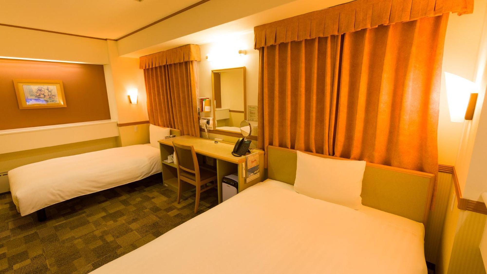 Toyoko Inn Higashi-Hiroshima Saijo Ekimae Zimmer foto